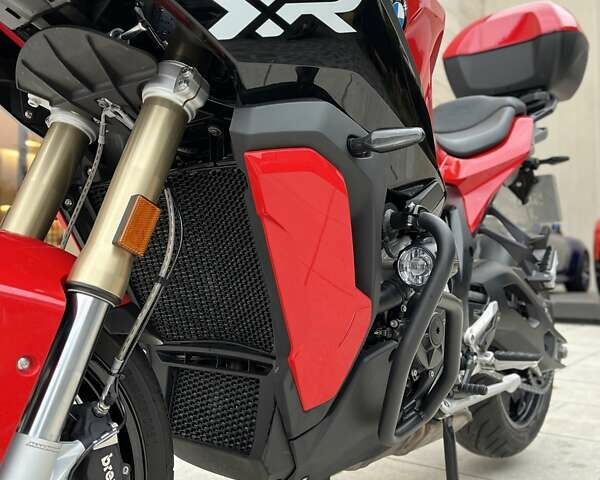 Красный БМВ S 1000XR, объемом двигателя 1 л и пробегом 5 тыс. км за 20800 $, фото 26 на Automoto.ua