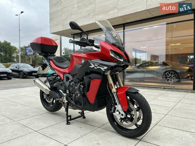 Красный БМВ S 1000XR, объемом двигателя 1 л и пробегом 5 тыс. км за 20800 $, фото 1 на Automoto.ua