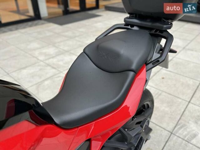 Красный БМВ S 1000XR, объемом двигателя 1 л и пробегом 5 тыс. км за 20800 $, фото 24 на Automoto.ua