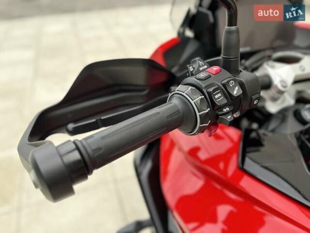 Красный БМВ S 1000XR, объемом двигателя 1 л и пробегом 5 тыс. км за 20800 $, фото 8 на Automoto.ua