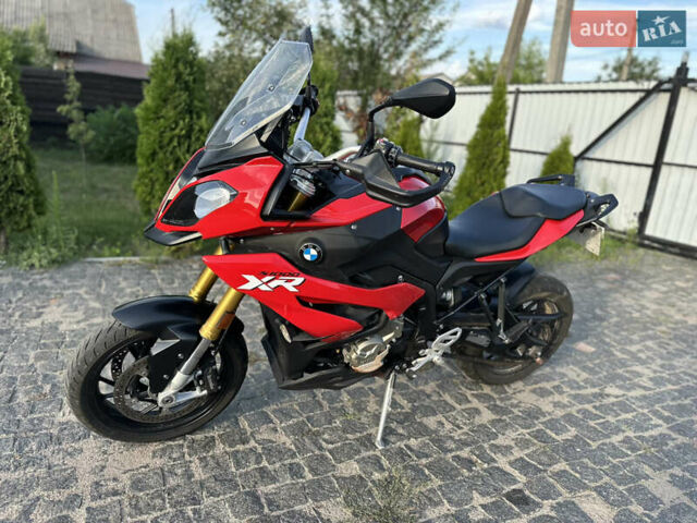 Красный БМВ S 1000XR, объемом двигателя 1 л и пробегом 22 тыс. км за 4300 $, фото 1 на Automoto.ua