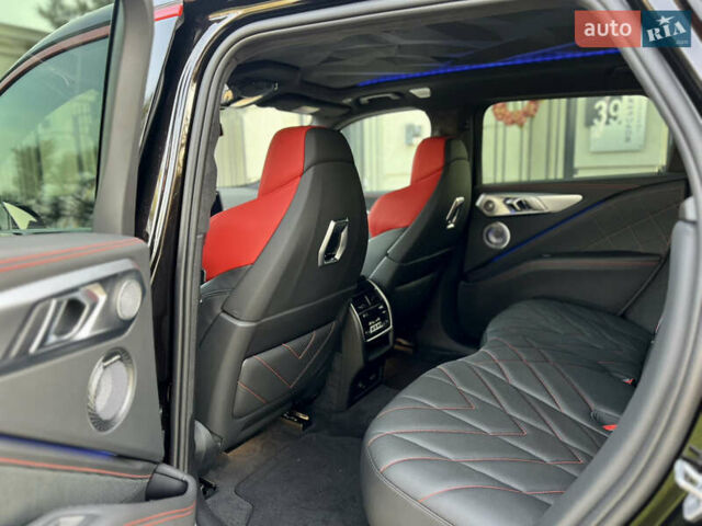 Черный БМВ XM, объемом двигателя 4.39 л и пробегом 1 тыс. км за 260000 $, фото 39 на Automoto.ua