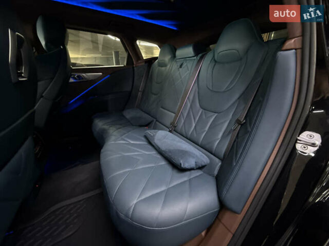 Чорний БМВ XM, об'ємом двигуна 4.39 л та пробігом 23 тис. км за 160000 $, фото 21 на Automoto.ua