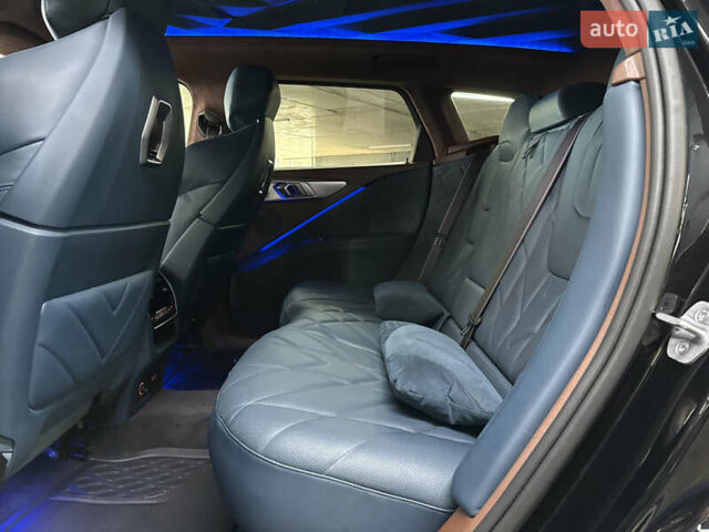 Чорний БМВ XM, об'ємом двигуна 4.39 л та пробігом 23 тис. км за 160000 $, фото 23 на Automoto.ua