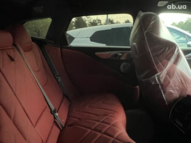 БМВ XM, об'ємом двигуна 4.4 л та пробігом 0 тис. км за 189755 $, фото 9 на Automoto.ua