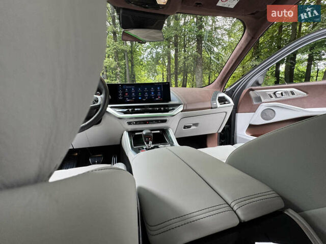 Серый БМВ XM, объемом двигателя 3 л и пробегом 28 тыс. км за 145800 $, фото 26 на Automoto.ua