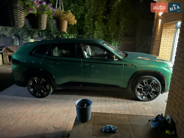 Зеленый БМВ XM, объемом двигателя 4.39 л и пробегом 20 тыс. км за 152000 $, фото 11 на Automoto.ua