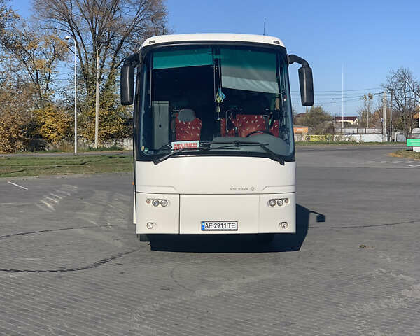 Бова Футура ФХД 2011 у Дніпро (Дніпропетровську) на Automoto.ua Білий Бова Футура ФХД, об'ємом двигуна 9.19 л та пробігом 940 тис. км за 65000 $, фото 2 на Automoto.ua