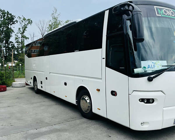 Білий Бова Магік, об'ємом двигуна 12.58 л та пробігом 280 тис. км за 95000 $, фото 3 на Automoto.ua