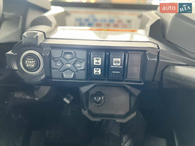 Черный БРП Коммандер, объемом двигателя 1 л и пробегом 1 тыс. км за 32965 $, фото 10 на Automoto.ua