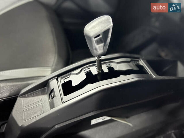 Черный БРП Коммандер, объемом двигателя 1 л и пробегом 1 тыс. км за 32965 $, фото 11 на Automoto.ua