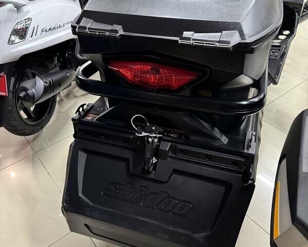 Сірий БРП Експедішн, об'ємом двигуна 1.2 л та пробігом 1 тис. км за 19000 $, фото 7 на Automoto.ua