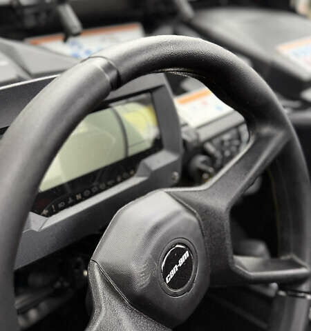 Красный БРП Маверик, объемом двигателя 0 л и пробегом 1 тыс. км за 31000 $, фото 11 на Automoto.ua