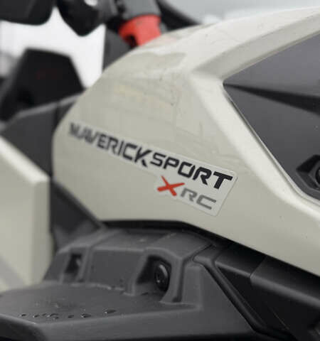 Красный БРП Маверик, объемом двигателя 0 л и пробегом 1 тыс. км за 31000 $, фото 13 на Automoto.ua