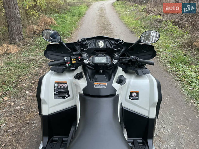 Білий БРП Аутлендер, об'ємом двигуна 1 л та пробігом 4 тис. км за 13800 $, фото 12 на Automoto.ua