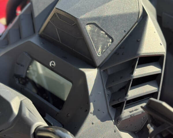 Красный БРП Аутлендер, объемом двигателя 0.7 л и пробегом 1 тыс. км за 13400 $, фото 11 на Automoto.ua