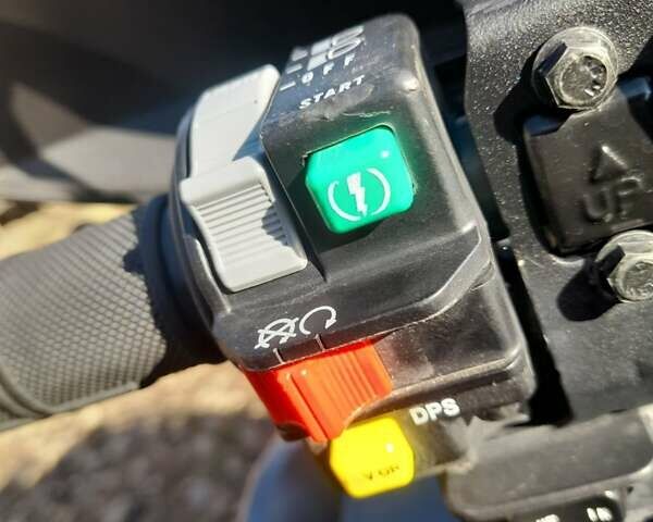 Серый БРП Аутлендер, объемом двигателя 0.57 л и пробегом 2 тыс. км за 10850 $, фото 18 на Automoto.ua