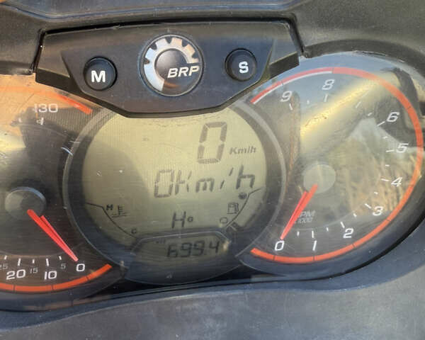 Оранжевый БРП Аутлендер, объемом двигателя 1 л и пробегом 13 тыс. км за 11000 $, фото 3 на Automoto.ua