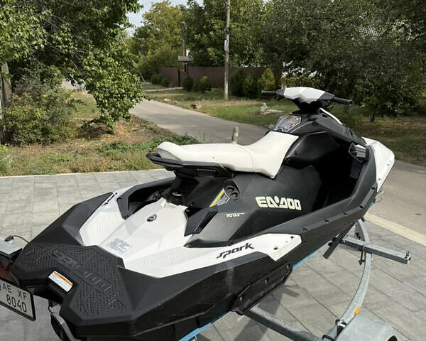 Білий БРП Спарк, об'ємом двигуна 0.9 л та пробігом 100 тис. км за 7600 $, фото 8 на Automoto.ua