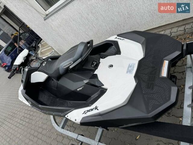 БРП Спарк, объемом двигателя 0 л и пробегом 220 тыс. км за 9200 $, фото 1 на Automoto.ua