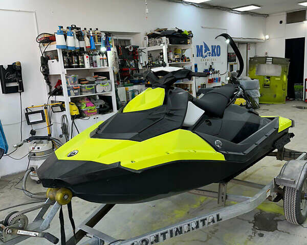 Зелений БРП Спарк, об'ємом двигуна 1 л та пробігом 105 тис. км за 5700 $, фото 1 на Automoto.ua