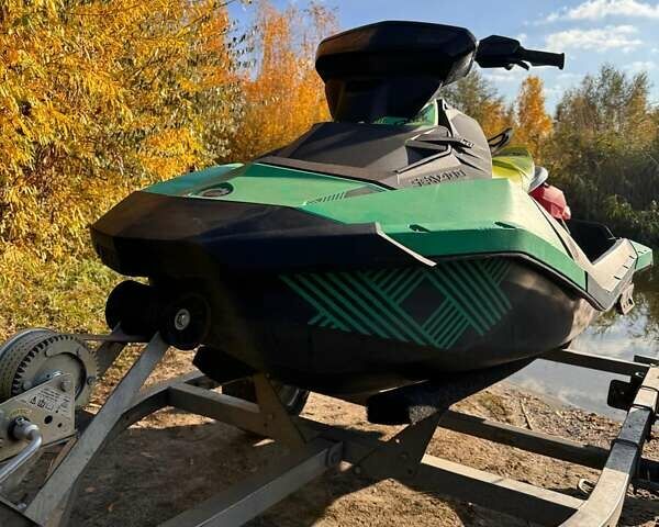 Зеленый БРП Спарк, объемом двигателя 0.9 л и пробегом 96 тыс. км за 10500 $, фото 3 на Automoto.ua