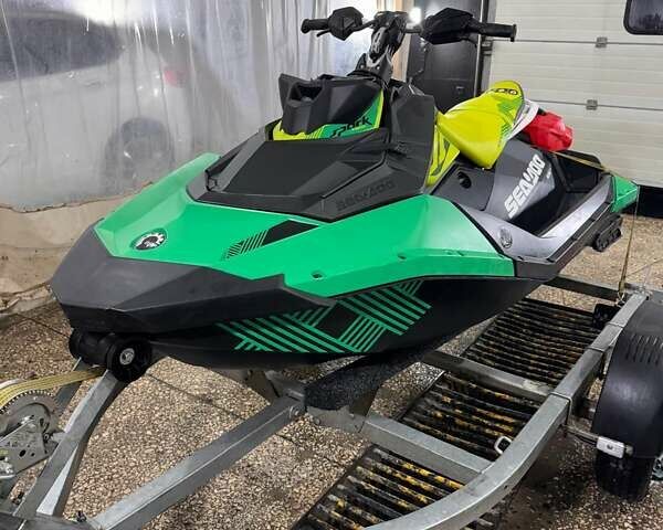 Зеленый БРП Спарк, объемом двигателя 0.9 л и пробегом 96 тыс. км за 10500 $, фото 5 на Automoto.ua