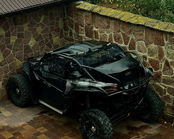 Черный БРП Maverick X3, объемом двигателя 0.9 л и пробегом 7 тыс. км за 21999 $, фото 1 на Automoto.ua