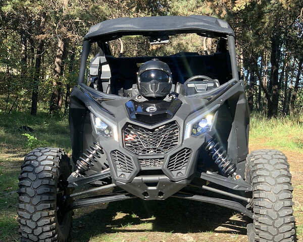 Черный БРП Maverick X3, объемом двигателя 0.9 л и пробегом 4 тыс. км за 26000 $, фото 1 на Automoto.ua