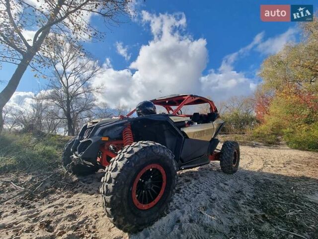 Красный БРП Maverick X3, объемом двигателя 0.9 л и пробегом 6 тыс. км за 15800 $, фото 2 на Automoto.ua
