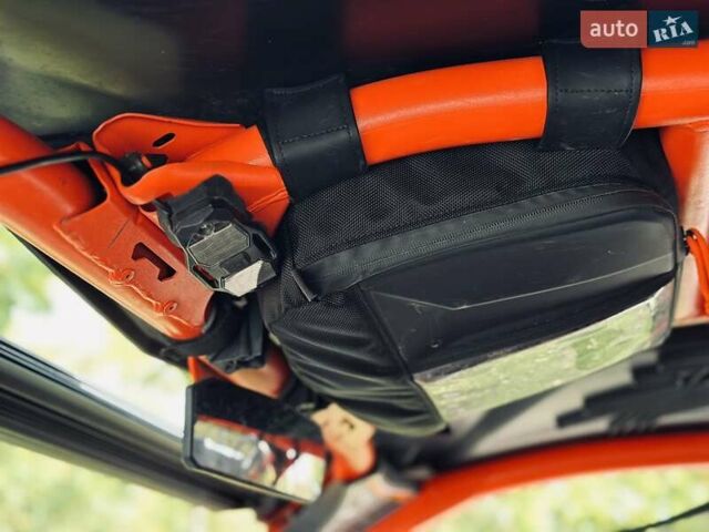 Красный БРП Maverick X3, объемом двигателя 0.9 л и пробегом 4 тыс. км за 22499 $, фото 28 на Automoto.ua