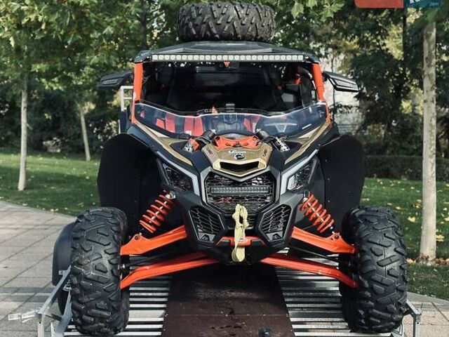 Красный БРП Maverick X3, объемом двигателя 0.9 л и пробегом 4 тыс. км за 22499 $, фото 1 на Automoto.ua