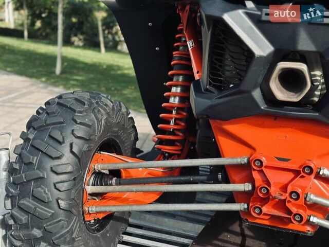 Красный БРП Maverick X3, объемом двигателя 0.9 л и пробегом 4 тыс. км за 22499 $, фото 32 на Automoto.ua