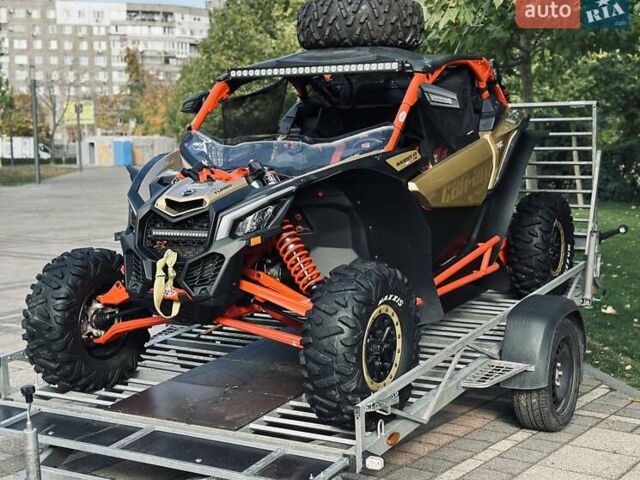 Красный БРП Maverick X3, объемом двигателя 0.9 л и пробегом 4 тыс. км за 22499 $, фото 2 на Automoto.ua