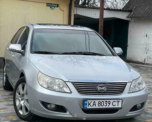 БИД E6, объемом двигателя 2 л и пробегом 106 тыс. км за 4500 $, фото 16 на Automoto.ua