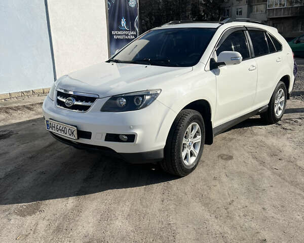 БИД С6, объемом двигателя 2.36 л и пробегом 150 тыс. км за 8500 $, фото 3 на Automoto.ua