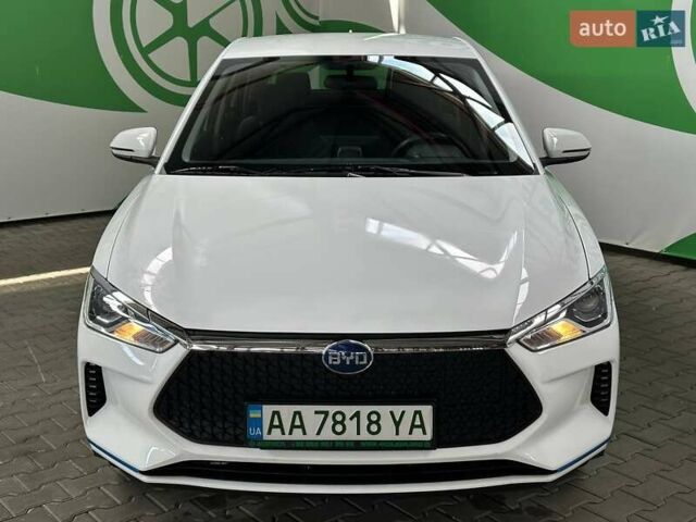 Белый БИД e2, объемом двигателя 0 л и пробегом 40 тыс. км за 16000 $, фото 2 на Automoto.ua