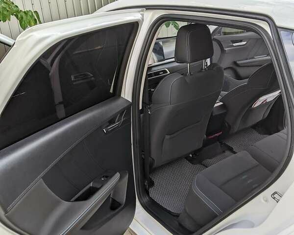 Белый БИД e2, объемом двигателя 0 л и пробегом 36 тыс. км за 12900 $, фото 26 на Automoto.ua
