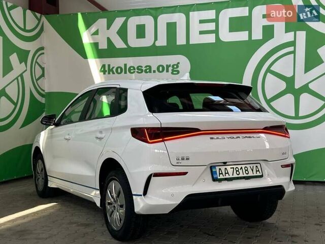 Белый БИД e2, объемом двигателя 0 л и пробегом 40 тыс. км за 16000 $, фото 7 на Automoto.ua