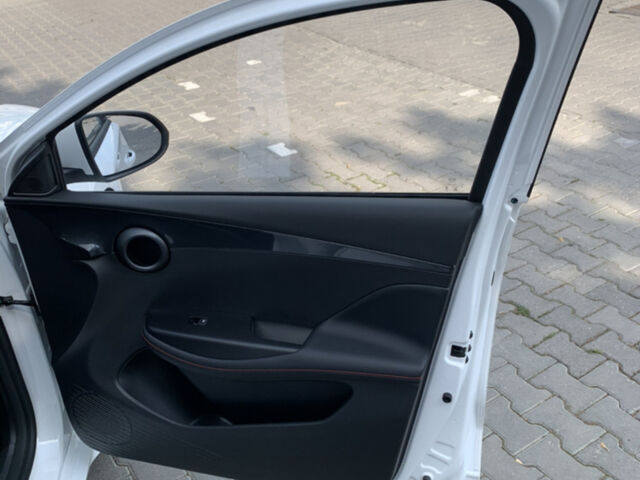 Білий БІД e2, об'ємом двигуна 0 л та пробігом 1 тис. км за 18500 $, фото 23 на Automoto.ua