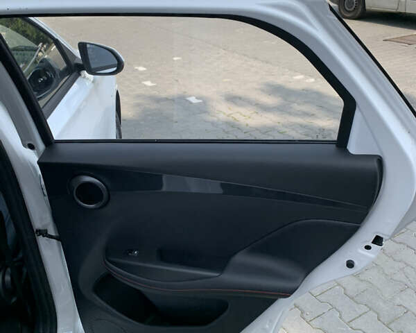 БИД e2, объемом двигателя 0 л и пробегом 1 тыс. км за 18500 $, фото 40 на Automoto.ua