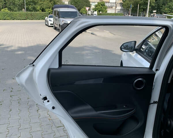 БИД e2, объемом двигателя 0 л и пробегом 1 тыс. км за 18500 $, фото 30 на Automoto.ua