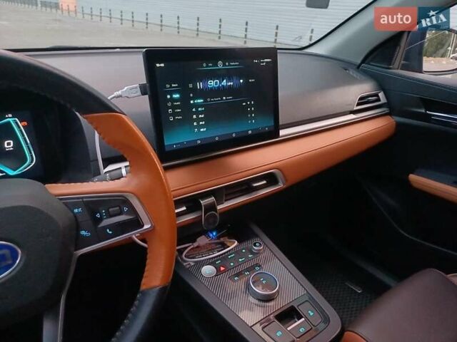 Серый БИД e2, объемом двигателя 0 л и пробегом 138 тыс. км за 13500 $, фото 1 на Automoto.ua
