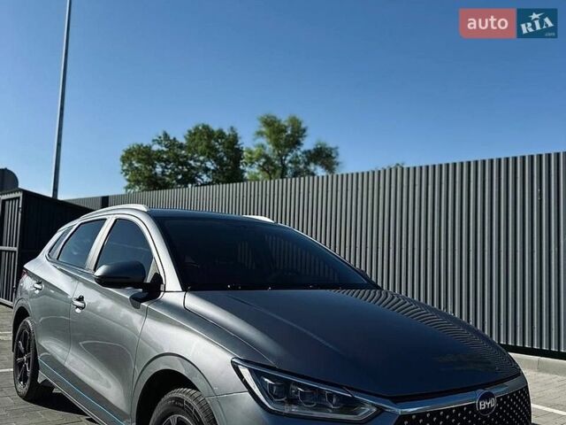 Серый БИД e2, объемом двигателя 0 л и пробегом 117 тыс. км за 11200 $, фото 4 на Automoto.ua