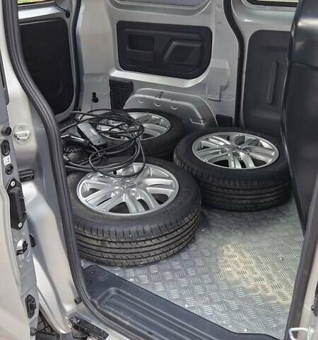 Серый БИД ETP3, объемом двигателя 0 л и пробегом 9 тыс. км за 17721 $, фото 20 на Automoto.ua