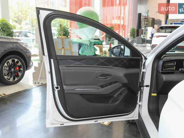 Білий БІД Qin L, об'ємом двигуна 1.5 л та пробігом 1 тис. км за 22600 $, фото 63 на Automoto.ua