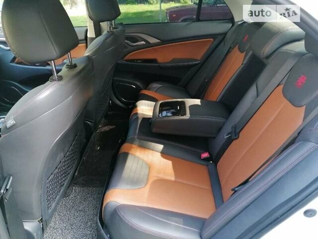 Білий БІД Qin Plus, об'ємом двигуна 0 л та пробігом 110 тис. км за 9900 $, фото 5 на Automoto.ua