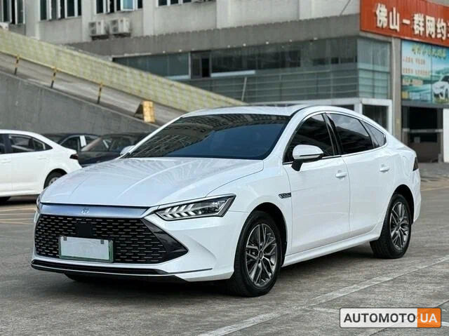 Белый БИД Qin Plus, объемом двигателя 0 л и пробегом 1 тыс. км за 23700 $, фото 8 на Automoto.ua
