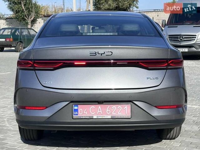 Серый БИД Qin Plus, объемом двигателя 1.5 л и пробегом 1 тыс. км за 19500 $, фото 4 на Automoto.ua