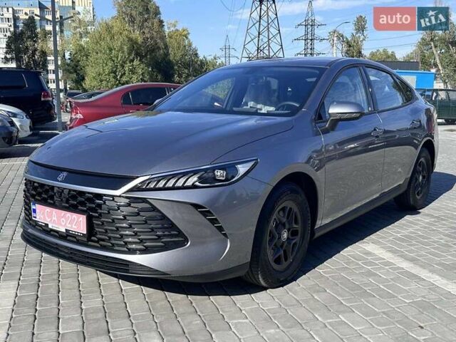 Серый БИД Qin Plus, объемом двигателя 1.5 л и пробегом 1 тыс. км за 19500 $, фото 8 на Automoto.ua